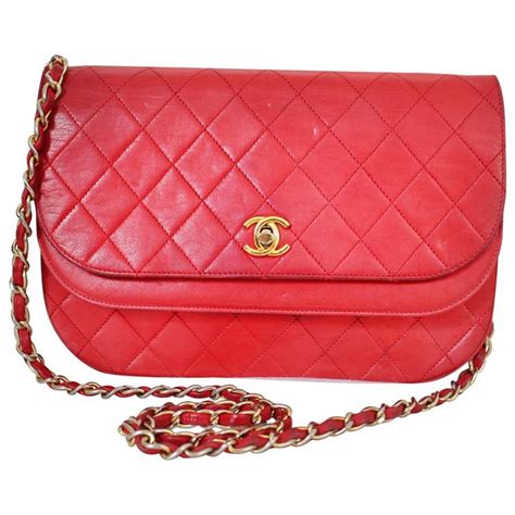 chanel purses red crossbody.